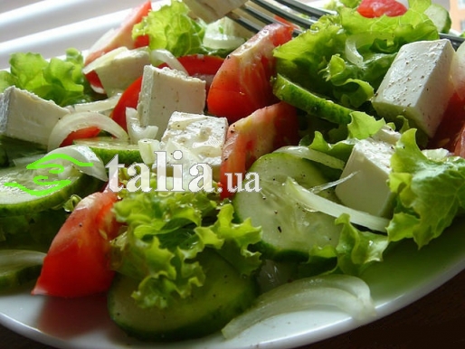 Рецепт. Салат на скорую руку с мягким сыром