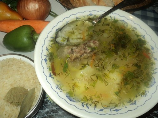 Рецепт. Рисовый суп со свиными ребрышками