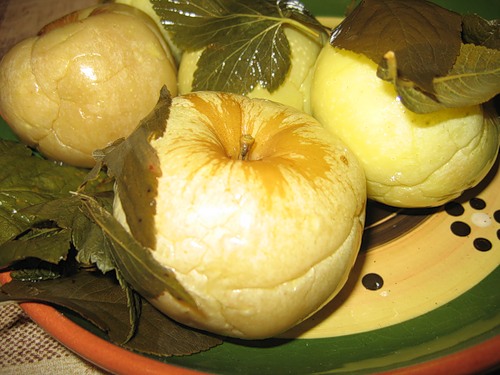 Рецепт. Моченые яблоки в медовом маринаде