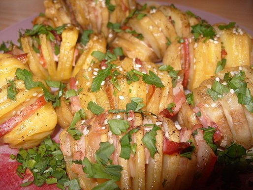 Рецепт. Картофель запеченный в духовке в фольге с сыром и беконом