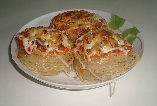 Рецепт. Спагетти с сыром и мясом запеченные