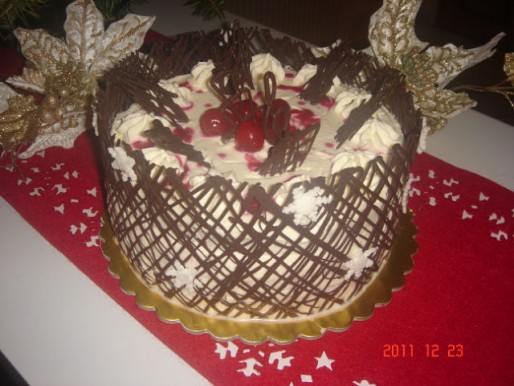 Рецепт. Торт "Черный лес" с вишней и шоколадом