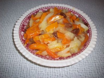 Рецепт. Цимес с морковью и яблоками