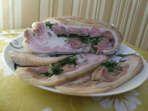 Рецепт. Рулет из свинины с зеленью