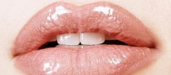 Статья. Обветренные губы что делать лечение причины народные средства